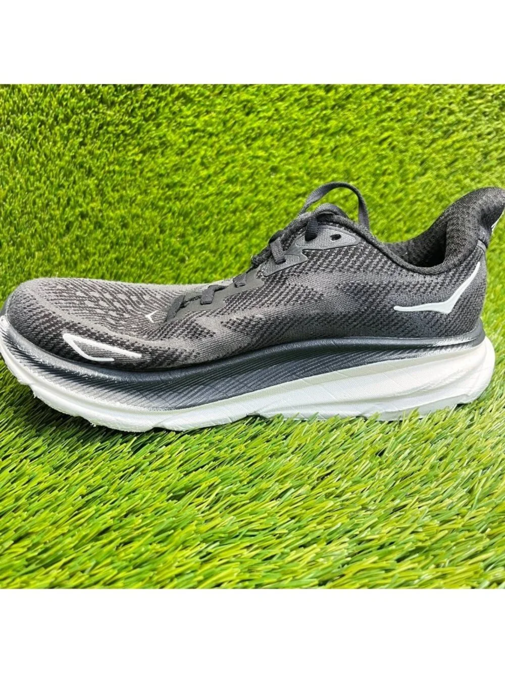 Hoka One One Clifton 9 Womens Size 8 Black White Athletic Running Shoes Sneakers